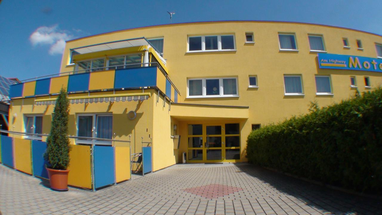Motel Am Highway Althengstett 外观 照片