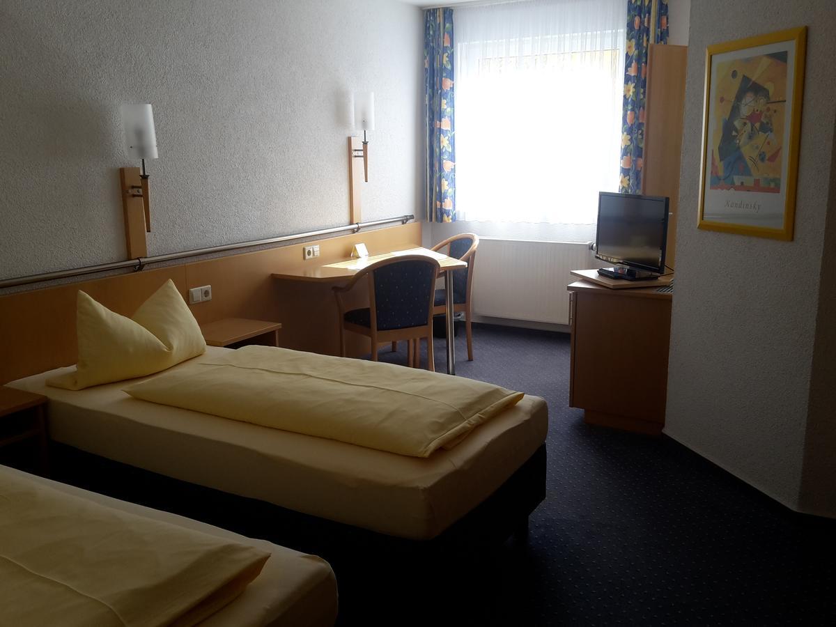 Motel Am Highway Althengstett 外观 照片